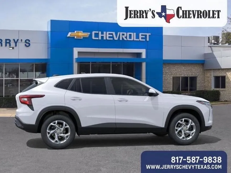 2026 Chevrolet Trax LS photo 1