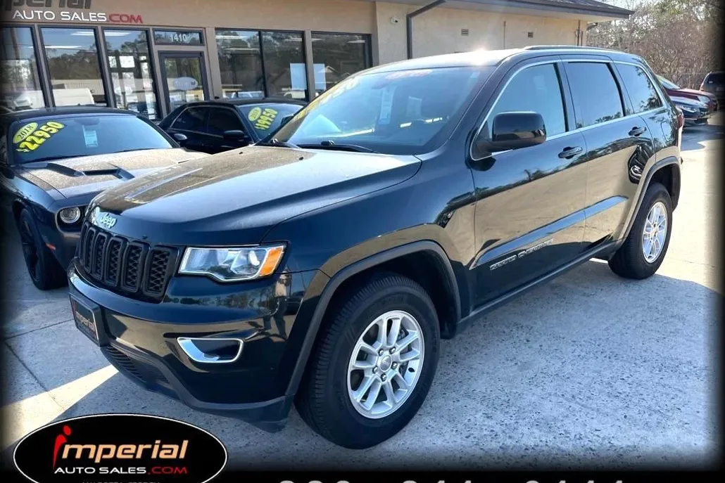2019 Jeep Grand Cherokee Laredo photo 1