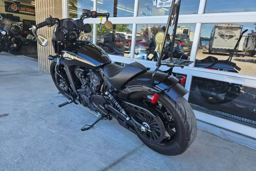 2023 Indian Motorcycle Scout Rogue Rogue photo 1