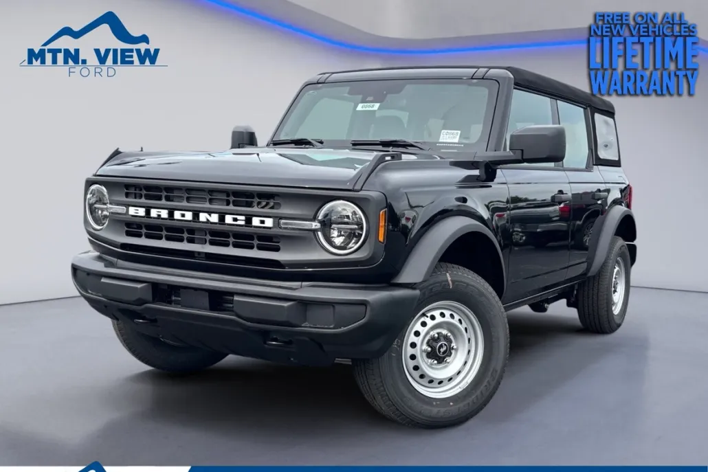 2025 Ford Bronco Base photo 1