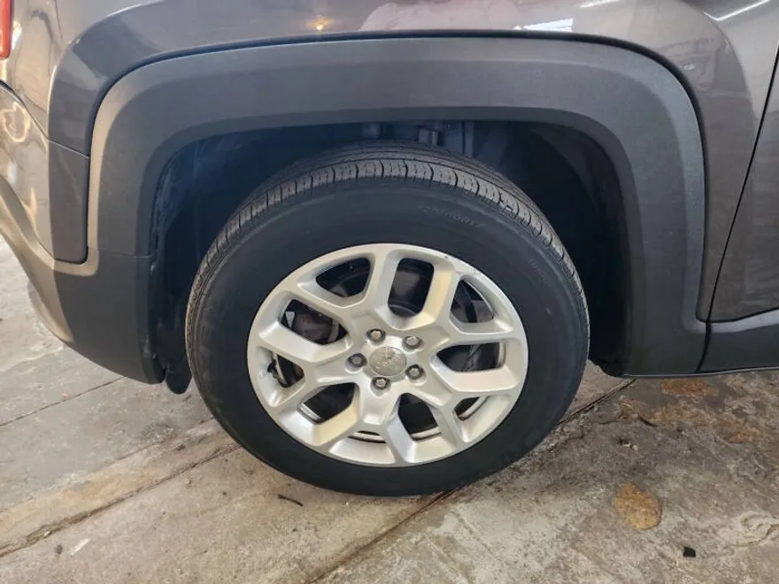 2016 Jeep Renegade Latitude photo 1