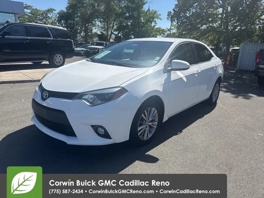 2014 Toyota Corolla LE photo 1