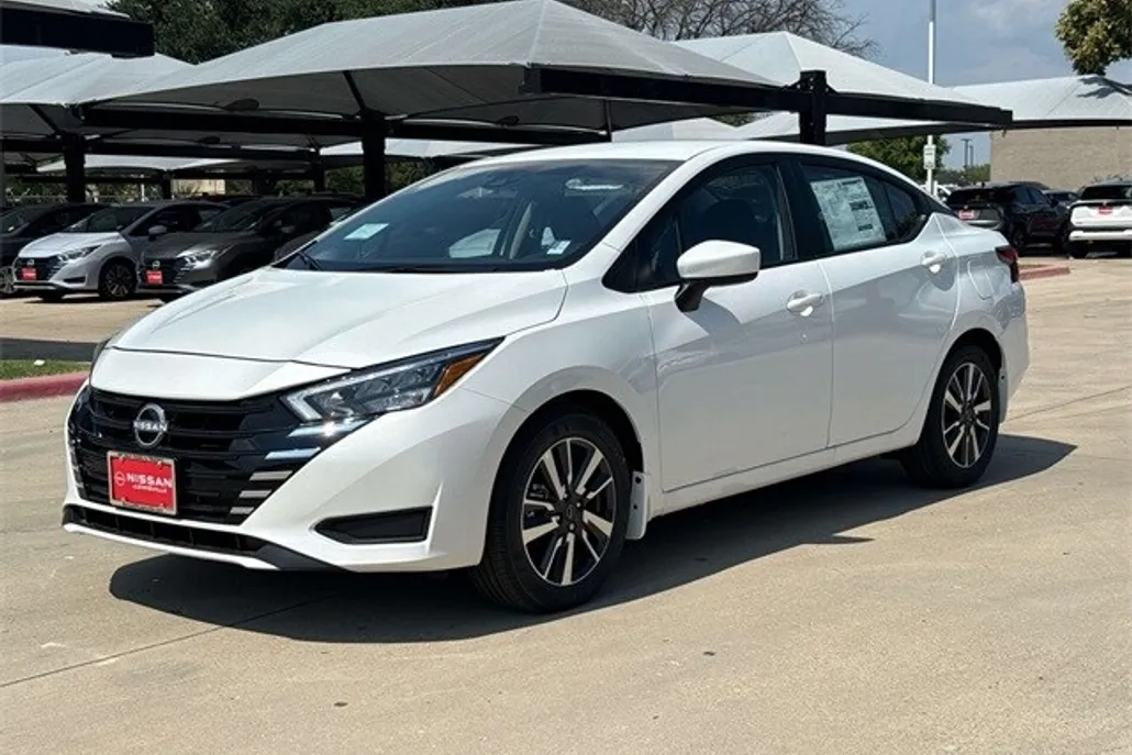 2025 Nissan Versa 1.6 SV photo 1