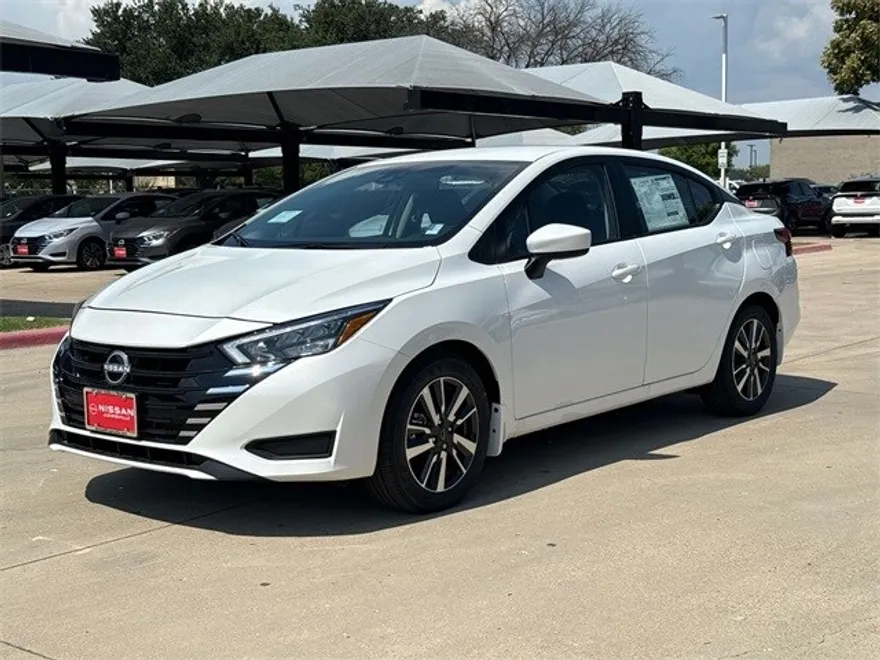 2025 Nissan Versa 1.6 SV photo 1