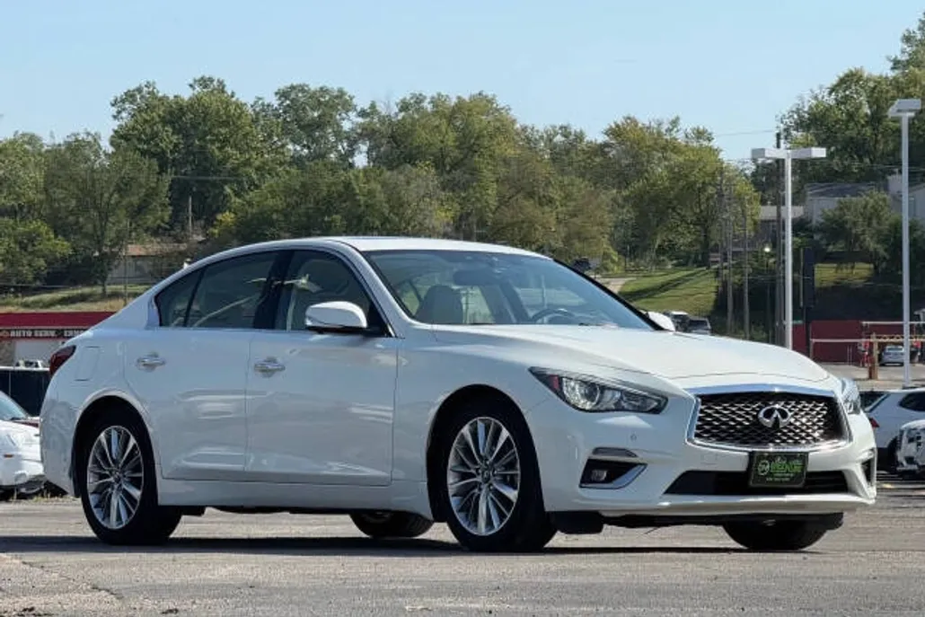 2021 Infiniti Q50 LUXE photo 1