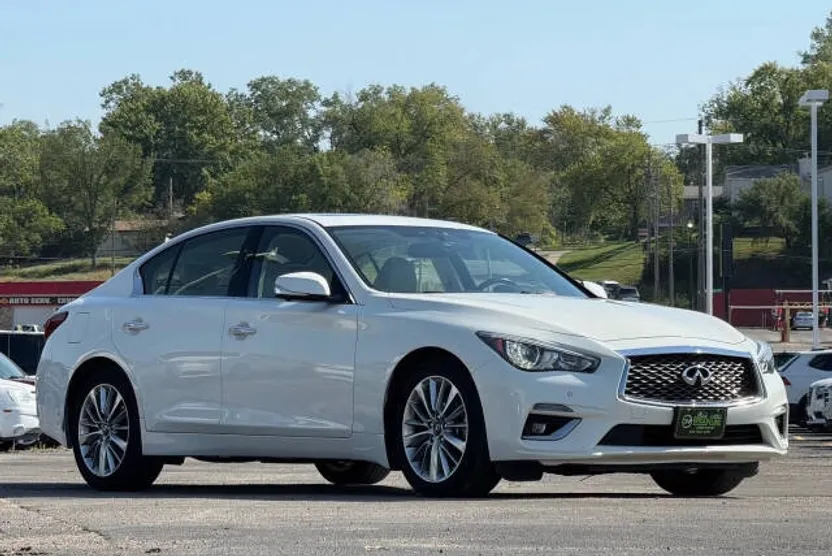 2021 Infiniti Q50 LUXE photo 1