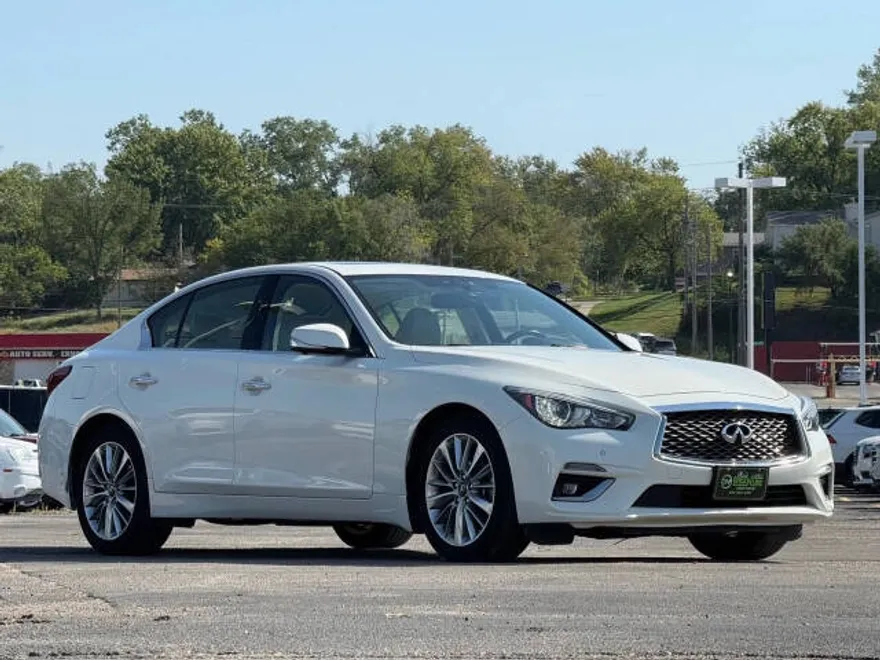 2021 Infiniti Q50 LUXE photo 1