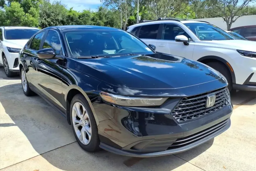 2025 Honda Accord LX photo 1
