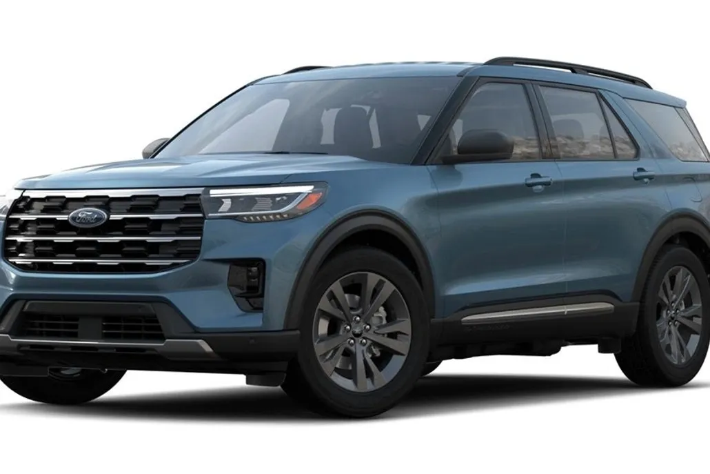 2025 Ford Explorer photo 1