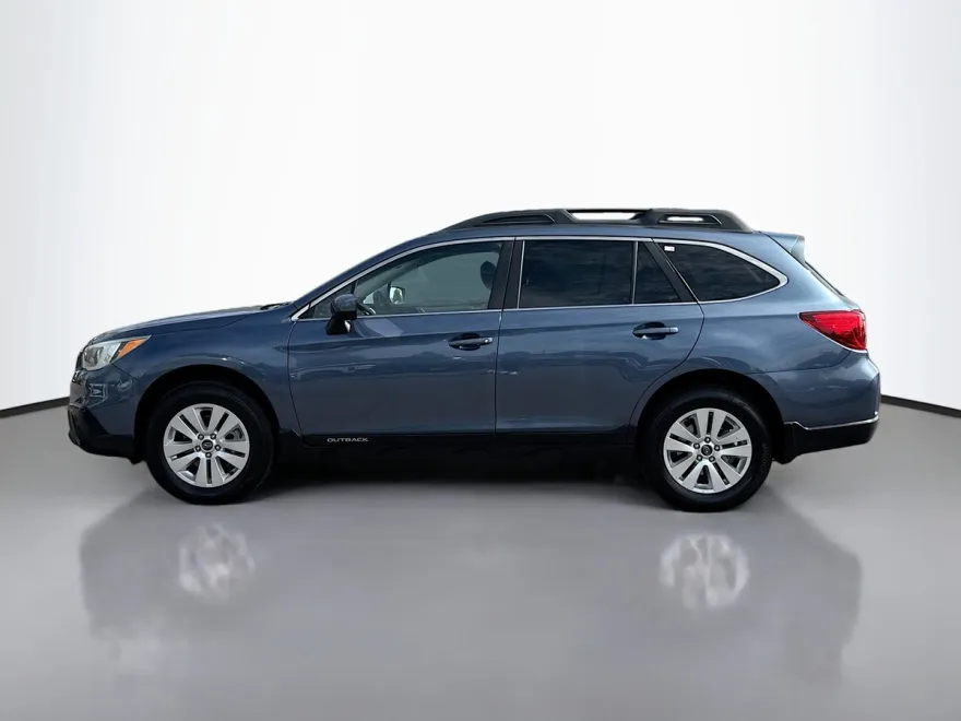 2016 Subaru Outback 2.5i Premium photo 1