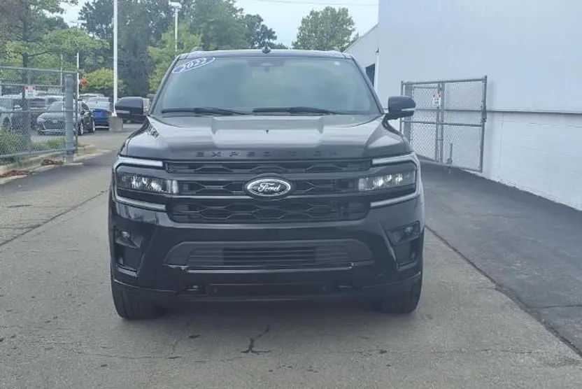 2022 Ford Expedition Limited photo 1