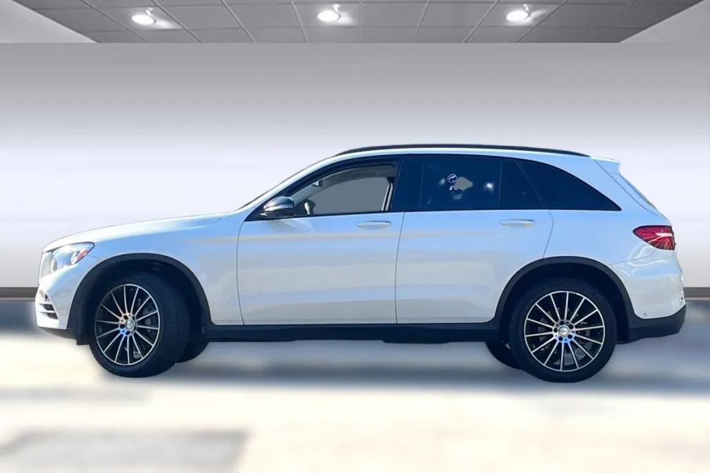 2016 Mercedes Benz GLC 4MATIC 300 photo 1