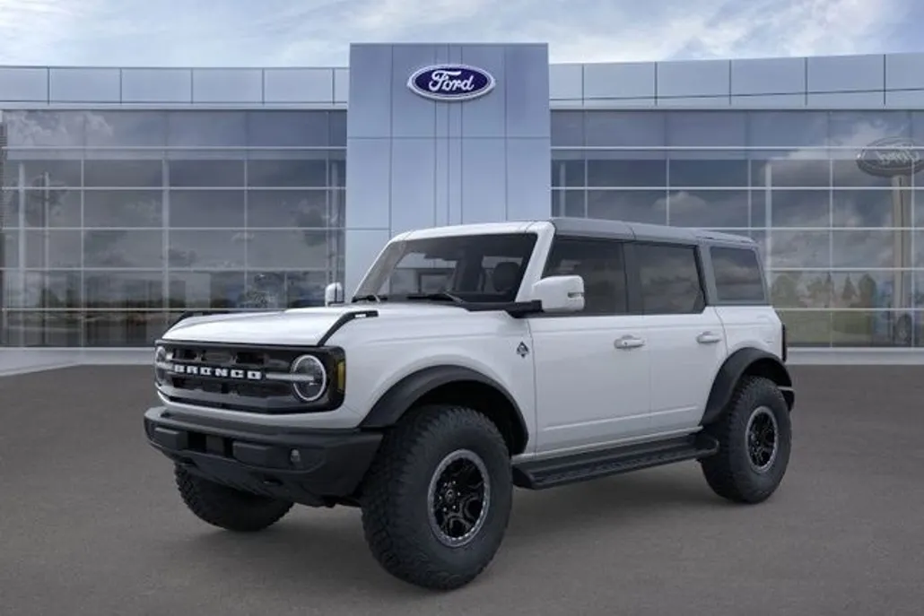 2025 Ford Bronco Outer Banks photo 1