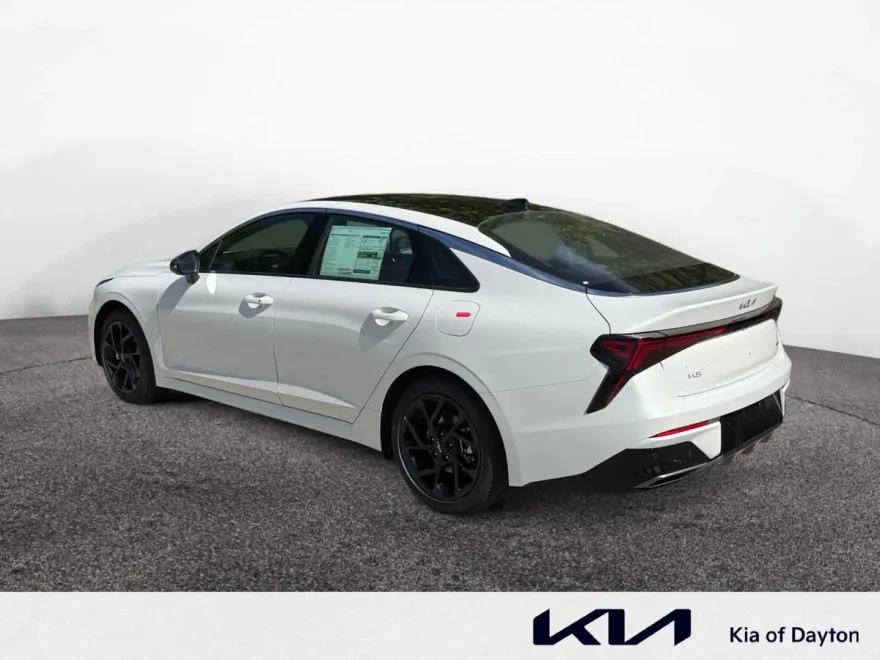 2026 Kia K5 GT-Line photo 1