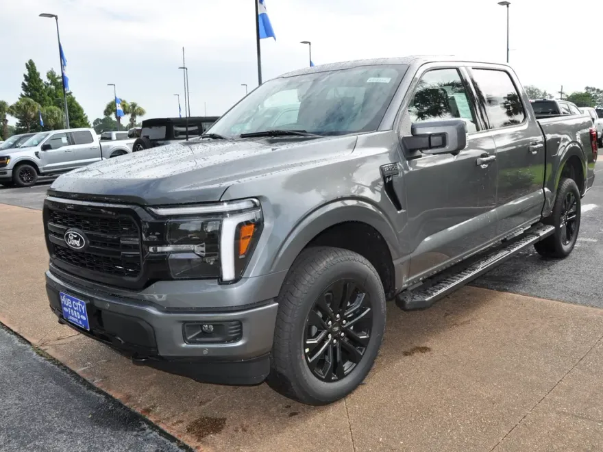 2025 Ford F-150 Lariat photo 1