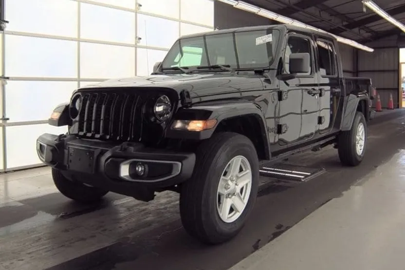 2023 Jeep Gladiator Sport S photo 1