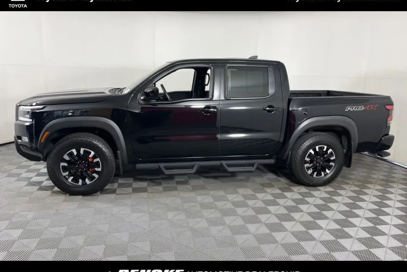 2023 Nissan Frontier PRO-4X photo 1