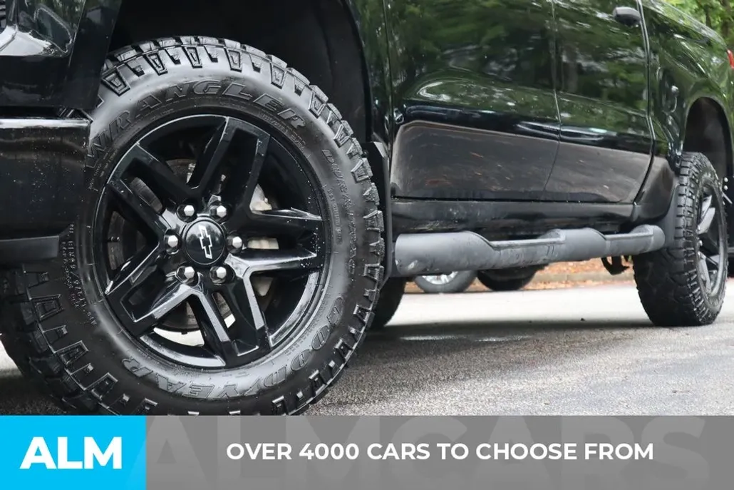 2023 Chevrolet Silverado 1500 Custom Trail Boss photo 1