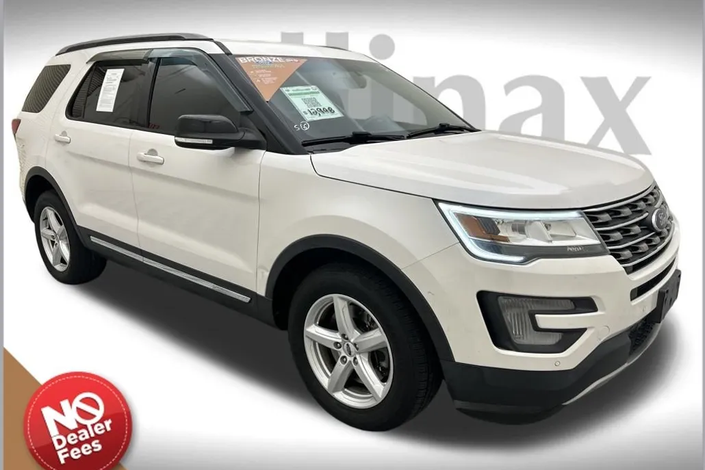 2017 Ford Explorer XLT photo 1