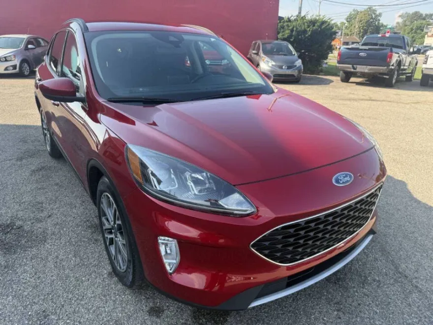 2020 Ford Escape SEL photo 1