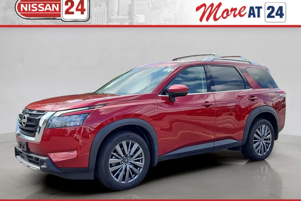 2025 Nissan Pathfinder SL photo 1