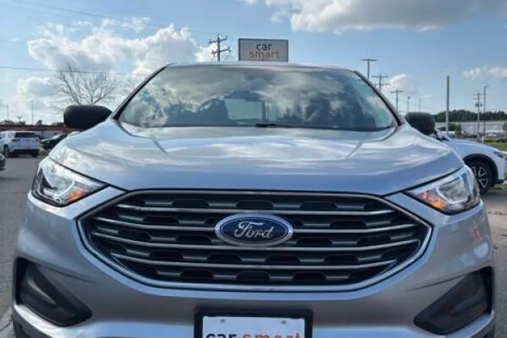 2021 Ford Edge SE photo 1