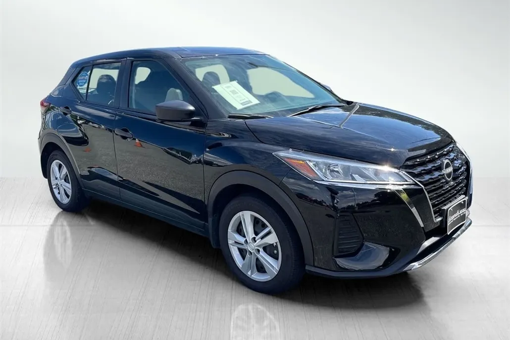 2024 Nissan Kicks S photo 1