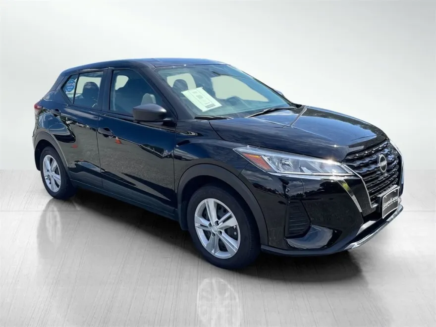 2024 Nissan Kicks S photo 1