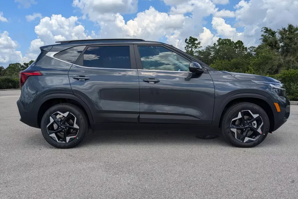 2026 Kia Seltos EX photo 1