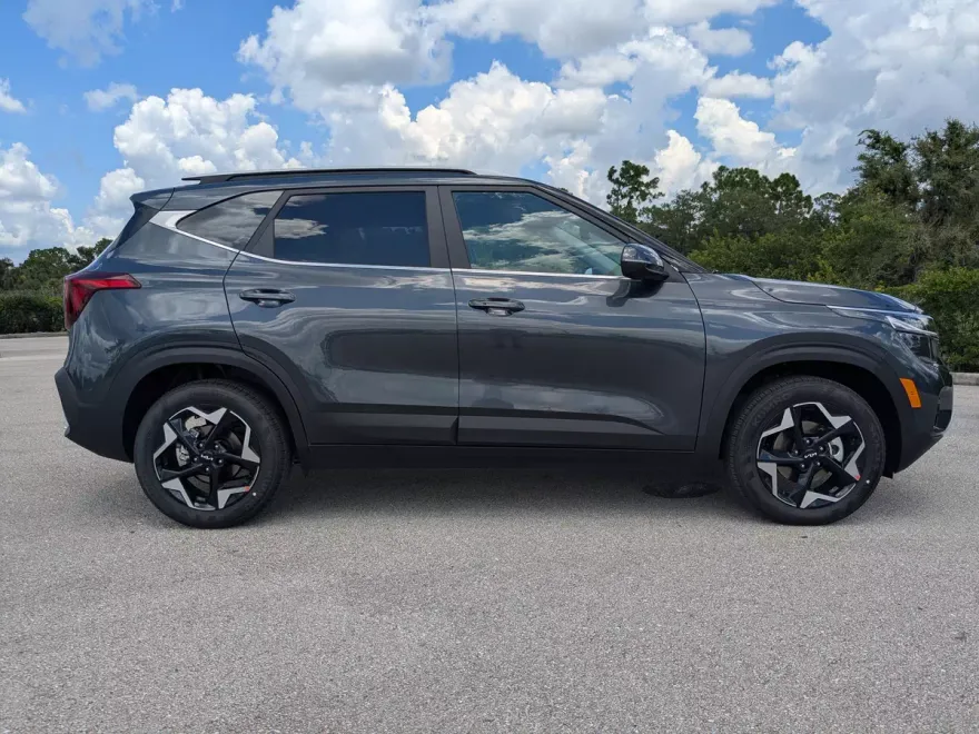 2026 Kia Seltos EX photo 1