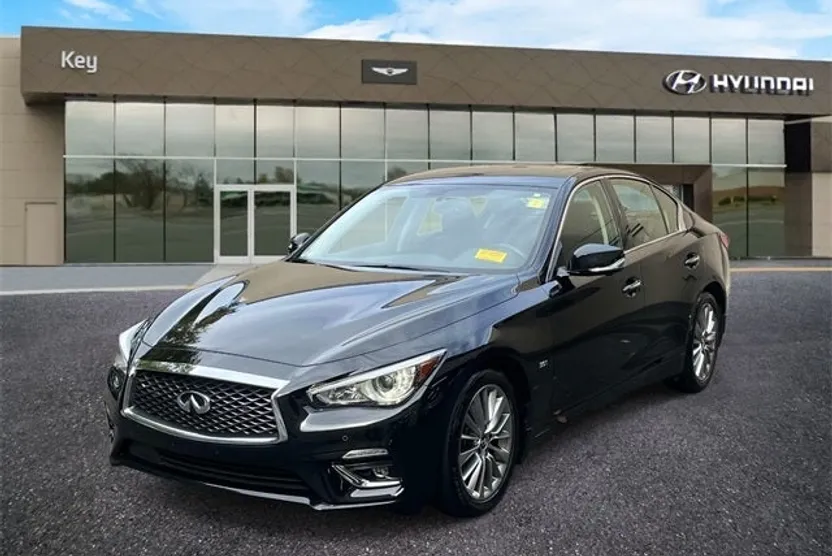 2018 Infiniti Q50 3.0t LUXE photo 1