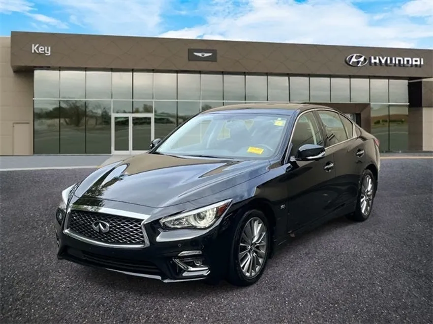 2018 Infiniti Q50 3.0t LUXE photo 1