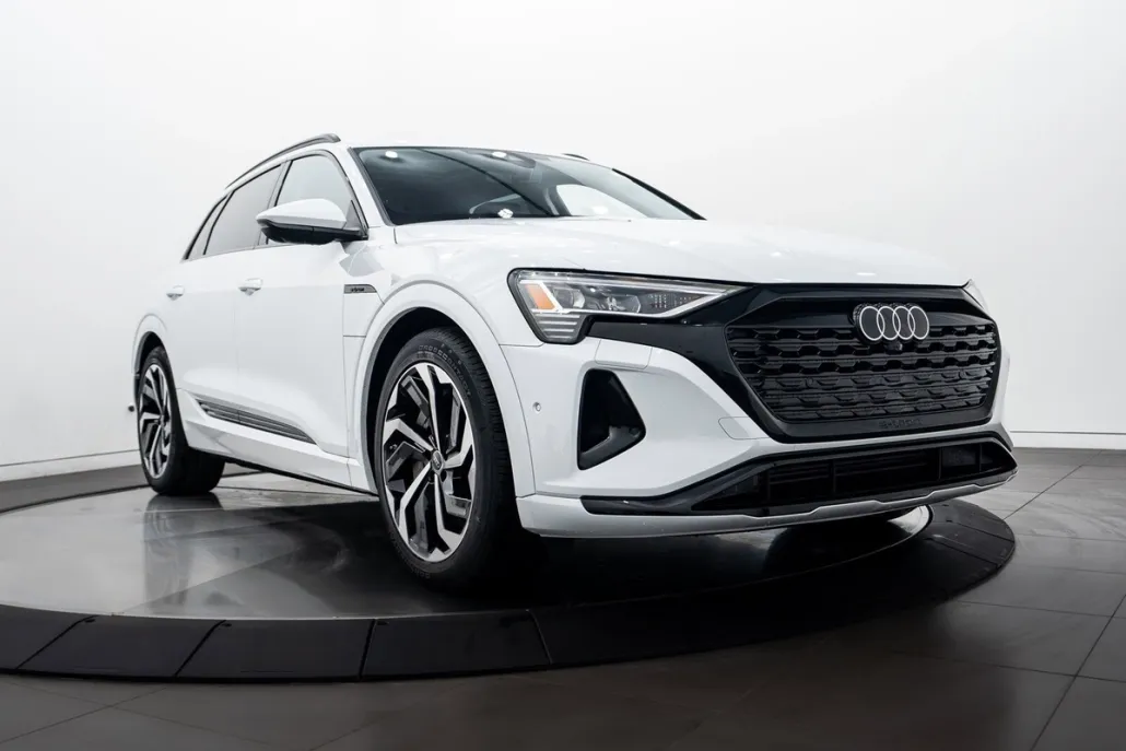 2024 Audi Q8 E-tron Premium Plus photo 1