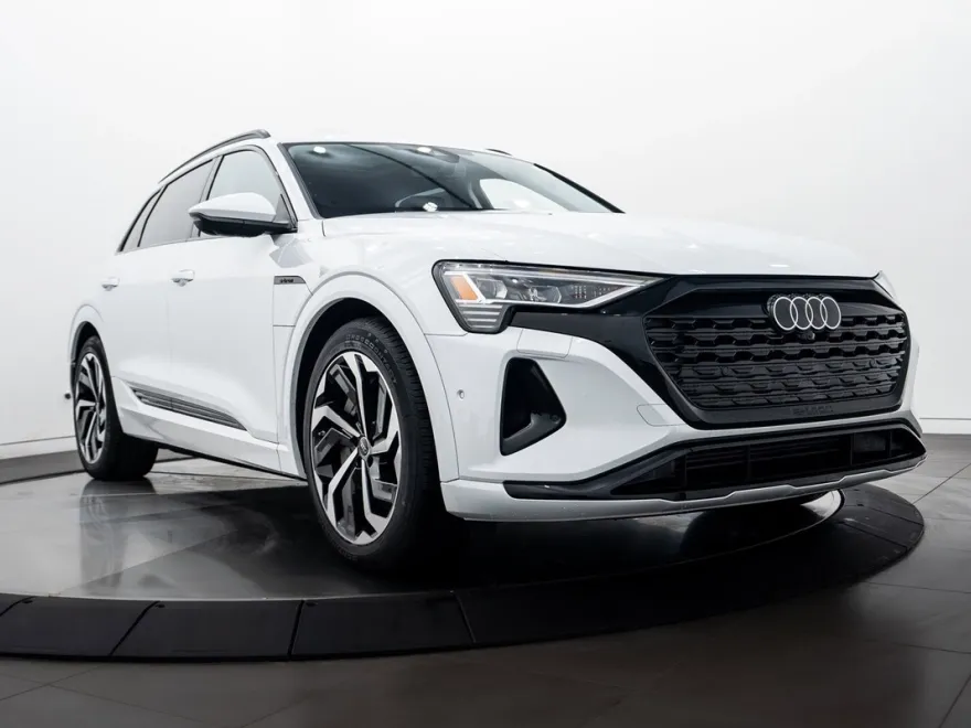 2024 Audi Q8 E-tron Premium Plus photo 1