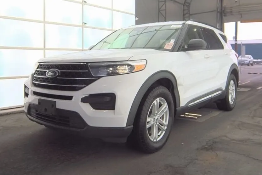 2020 Ford Explorer XLT photo 1