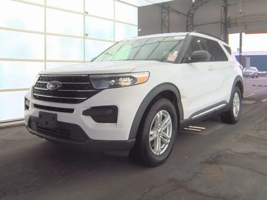 2020 Ford Explorer XLT photo 1