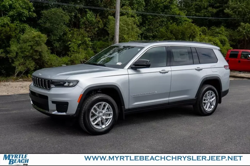 2025 Jeep Grand Cherokee Laredo X photo 1