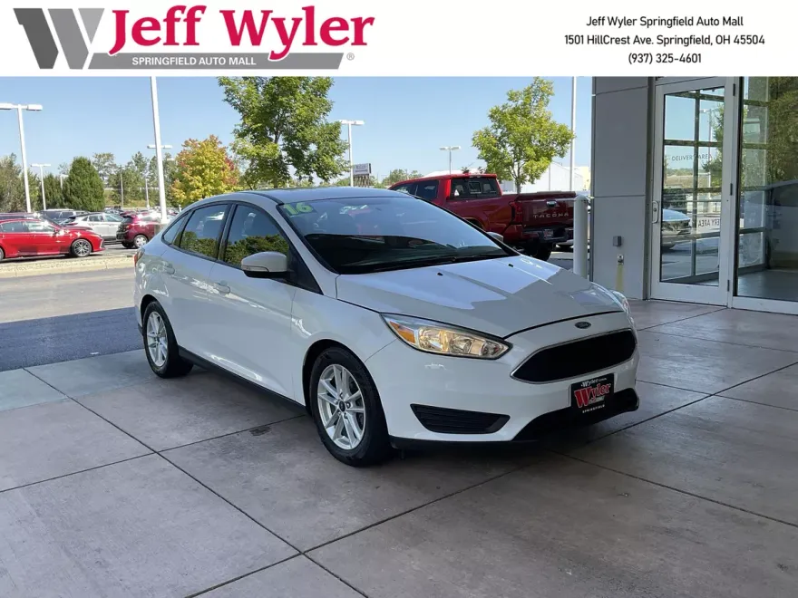 2016 Ford Focus SE photo 1