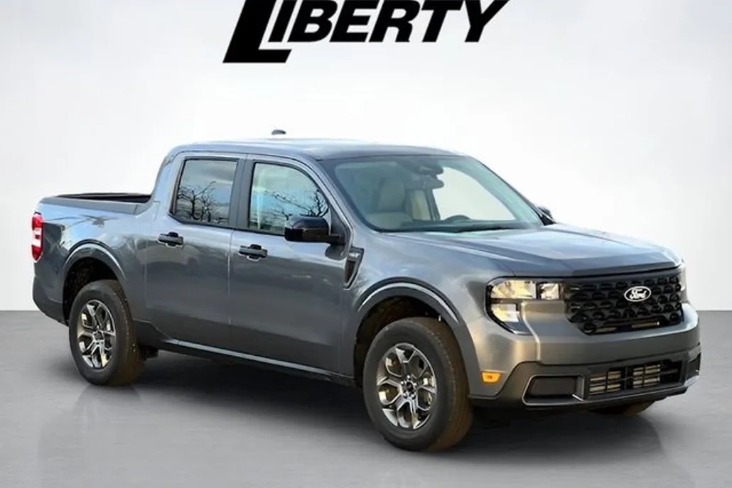 2025 Ford Maverick XLT photo 1