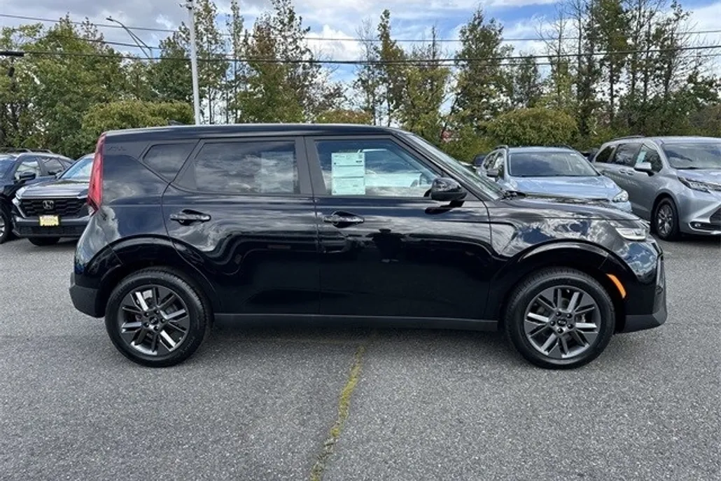 2020 Kia Soul EX photo 1