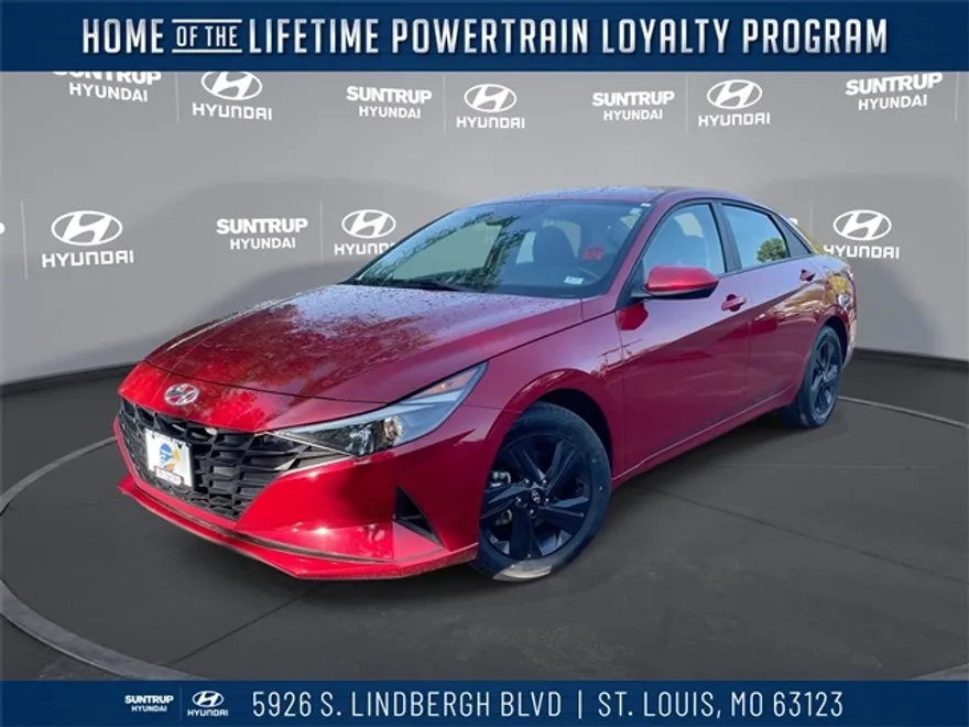 2023 Hyundai Elantra SEL photo 1