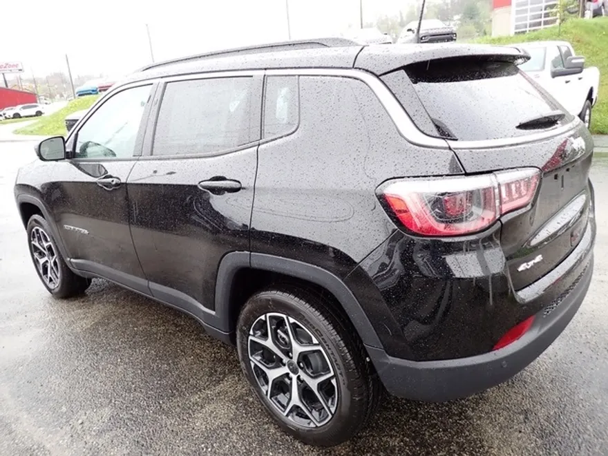2025 Jeep Compass Limited photo 1