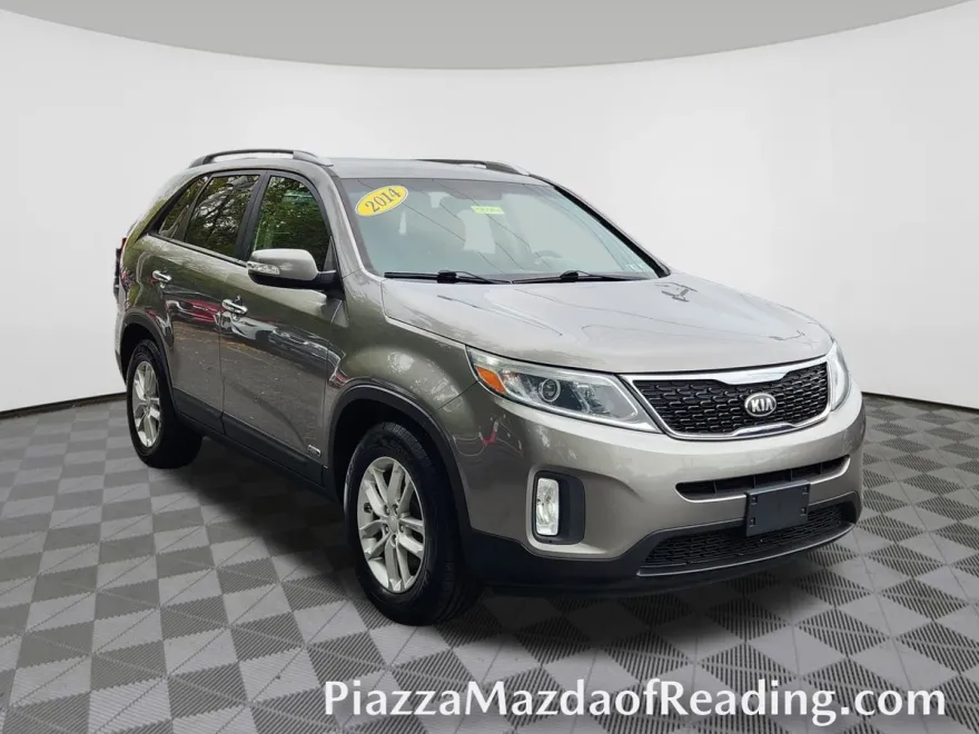 2014 Kia Sorento LX photo 1