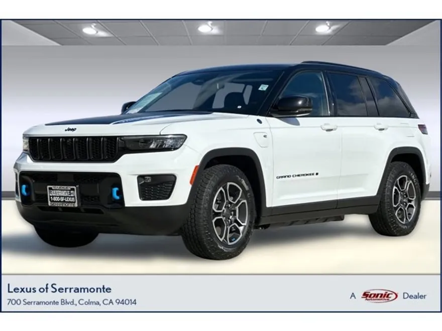 2023 Jeep Cherokee Trailhawk photo 1