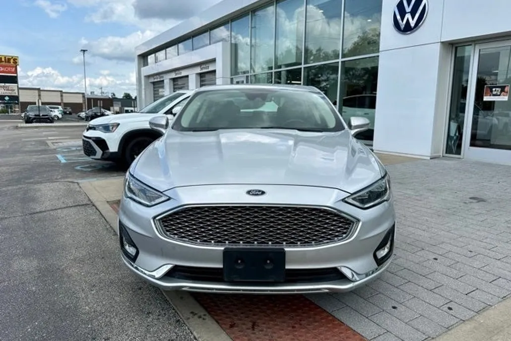 2019 Ford Fusion Hybrid Titanium photo 1