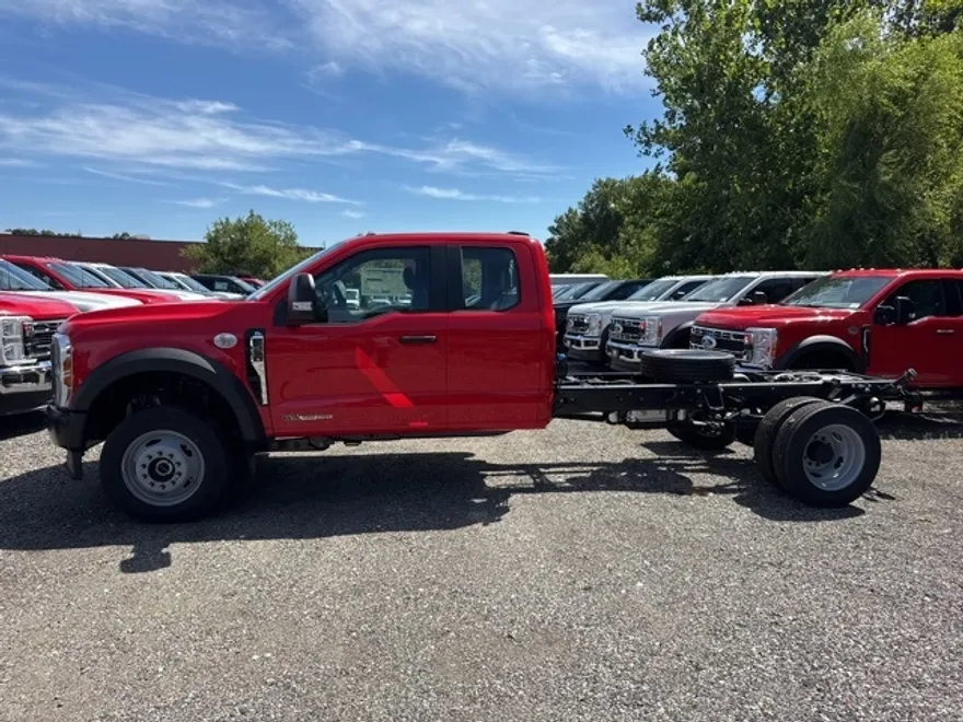 2025 Ford F-550 XL photo 1