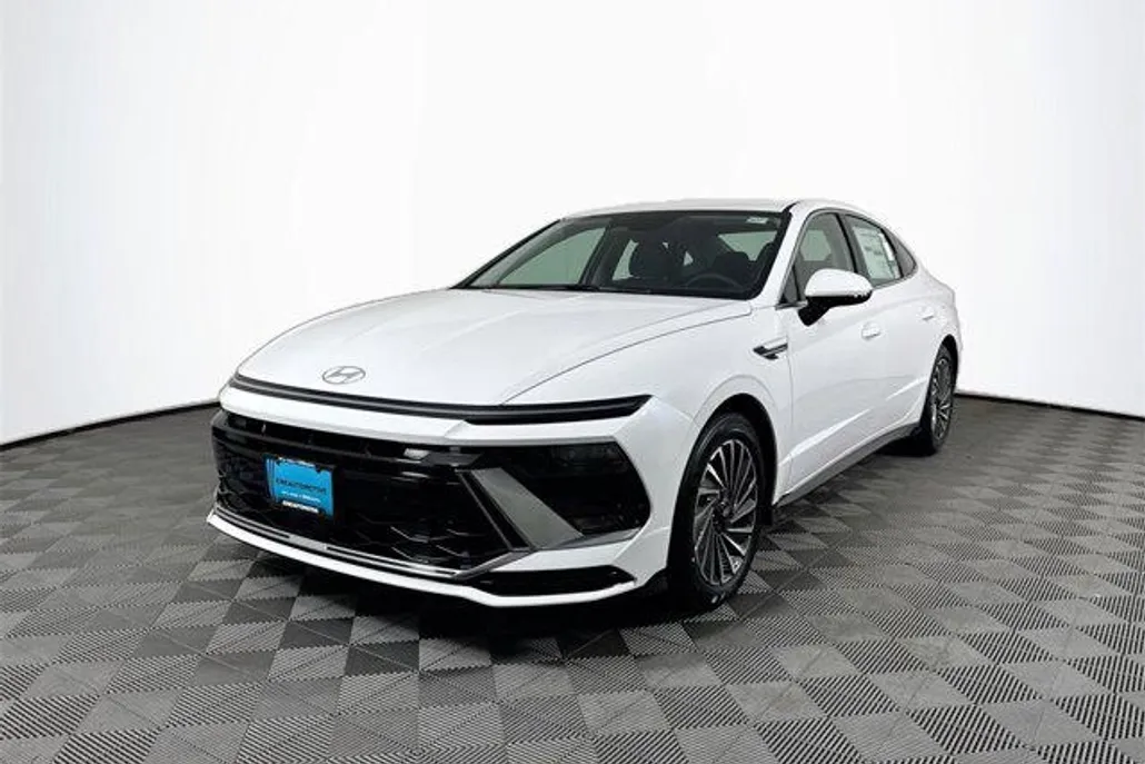 2025 Hyundai Sonata Hybrid SEL photo 1