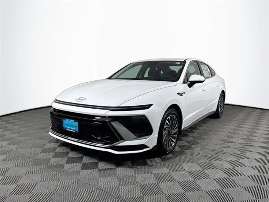 2025 Hyundai Sonata Hybrid SEL photo 1