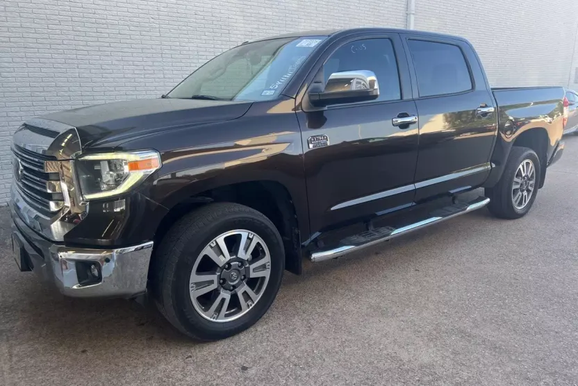 2019 Toyota Tundra Platinum Grade photo 1