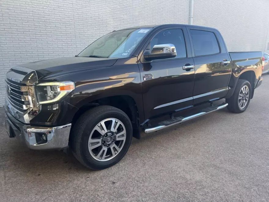 2019 Toyota Tundra Platinum Grade photo 1